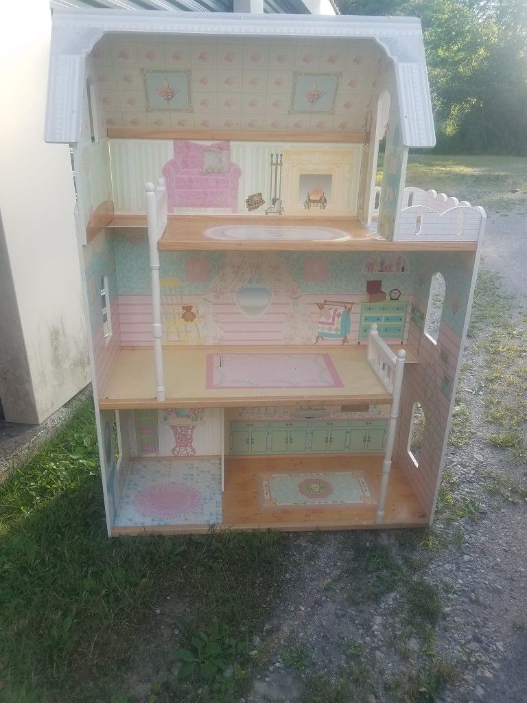 Wooden Dollhouse