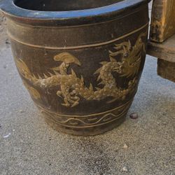 Large Chinese Dragon Pot