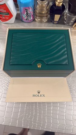 Rolex Date just 41 mm 2024  gold white and diamonds blue dial
