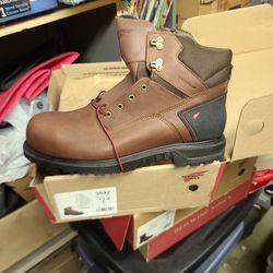 Red Wing Boots Size 13 D MODEL 3572 STEEL TOE AND WATERPROOF 