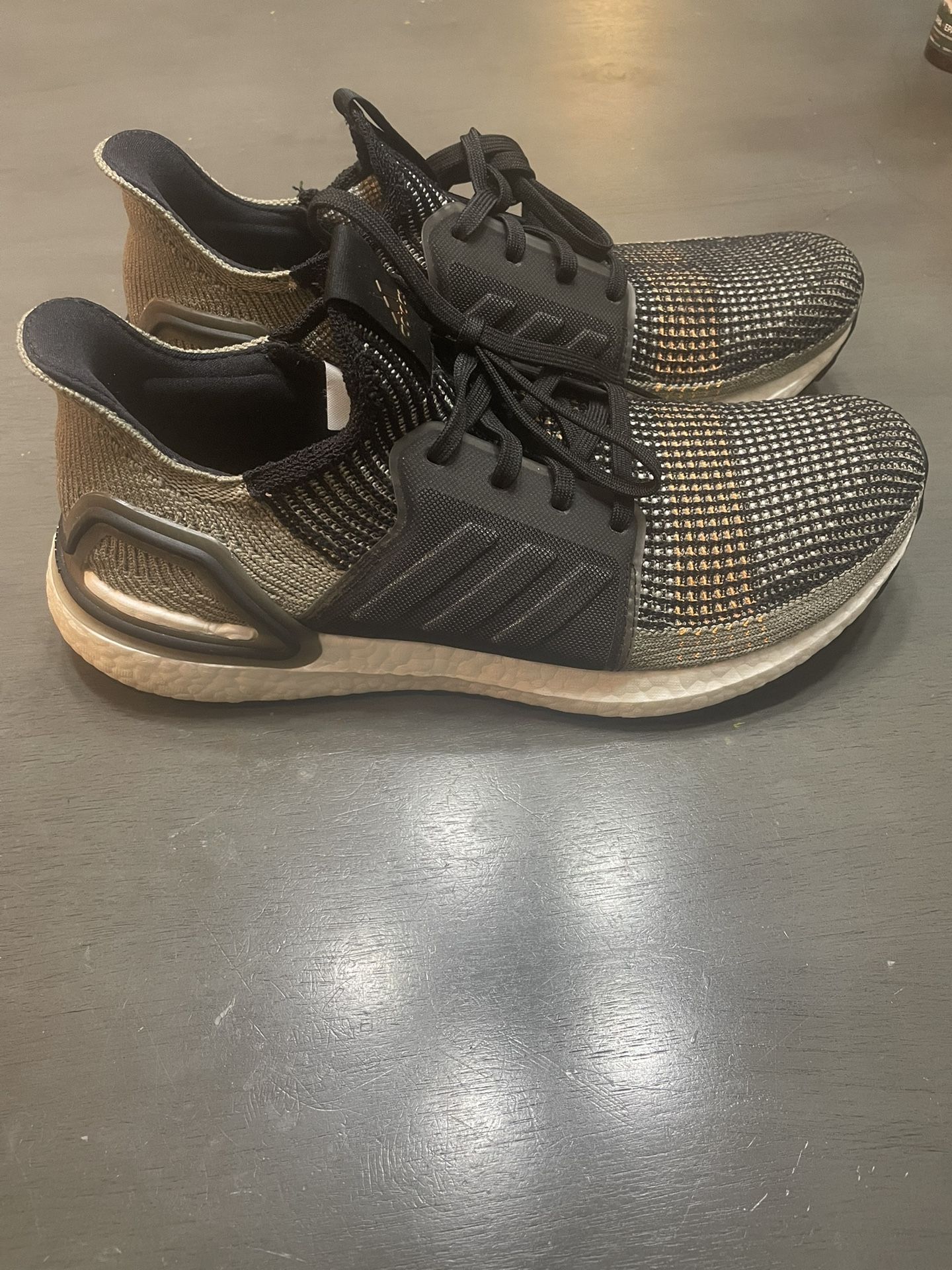 Adidas Ultraboost - Size 9