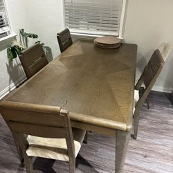 5 Chair Dinning Table 