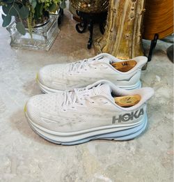 Women’s Hoka One One Clifton 9 Wide Shoes White Running Walking Gym Size 9D