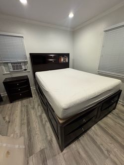 Queen Bedroom Set – Bed, Mattress & Nightstand