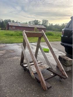 Boat motor stand