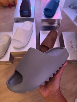 Yeezy Slides Gray Size 7