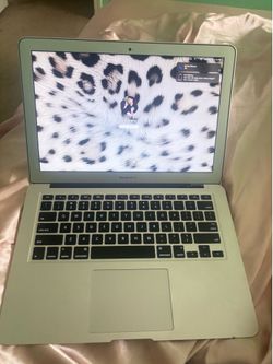 Silver MacBook Air 2017 13in