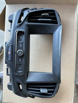 2018 - 2019 GMC Equinox Radio Mount
