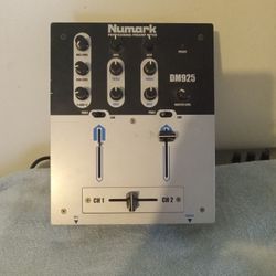 Numark Dm925 Professional DJ Mixer