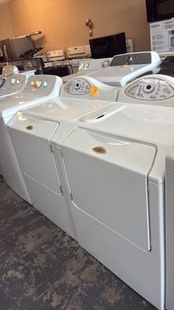 Nice Maitag washer and gas dryer set