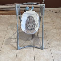 Baby swing 