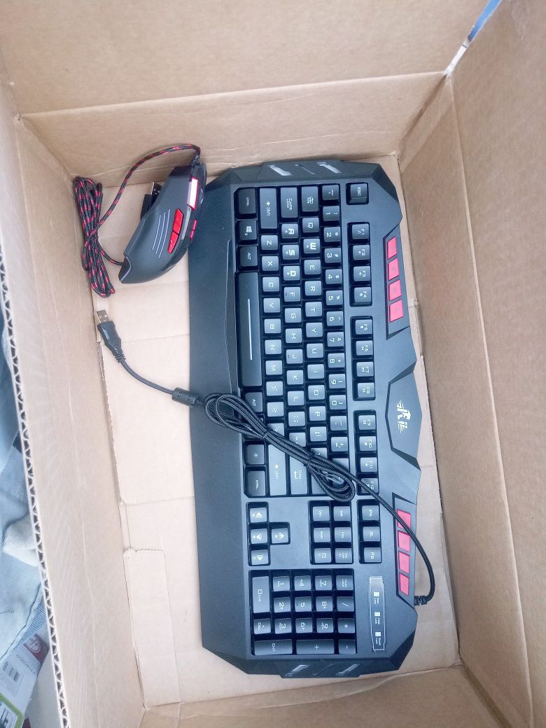 Gameing key board with mouse