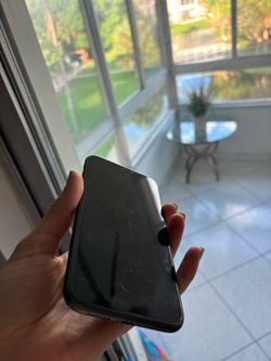 UNLOCKED IPHONE 11