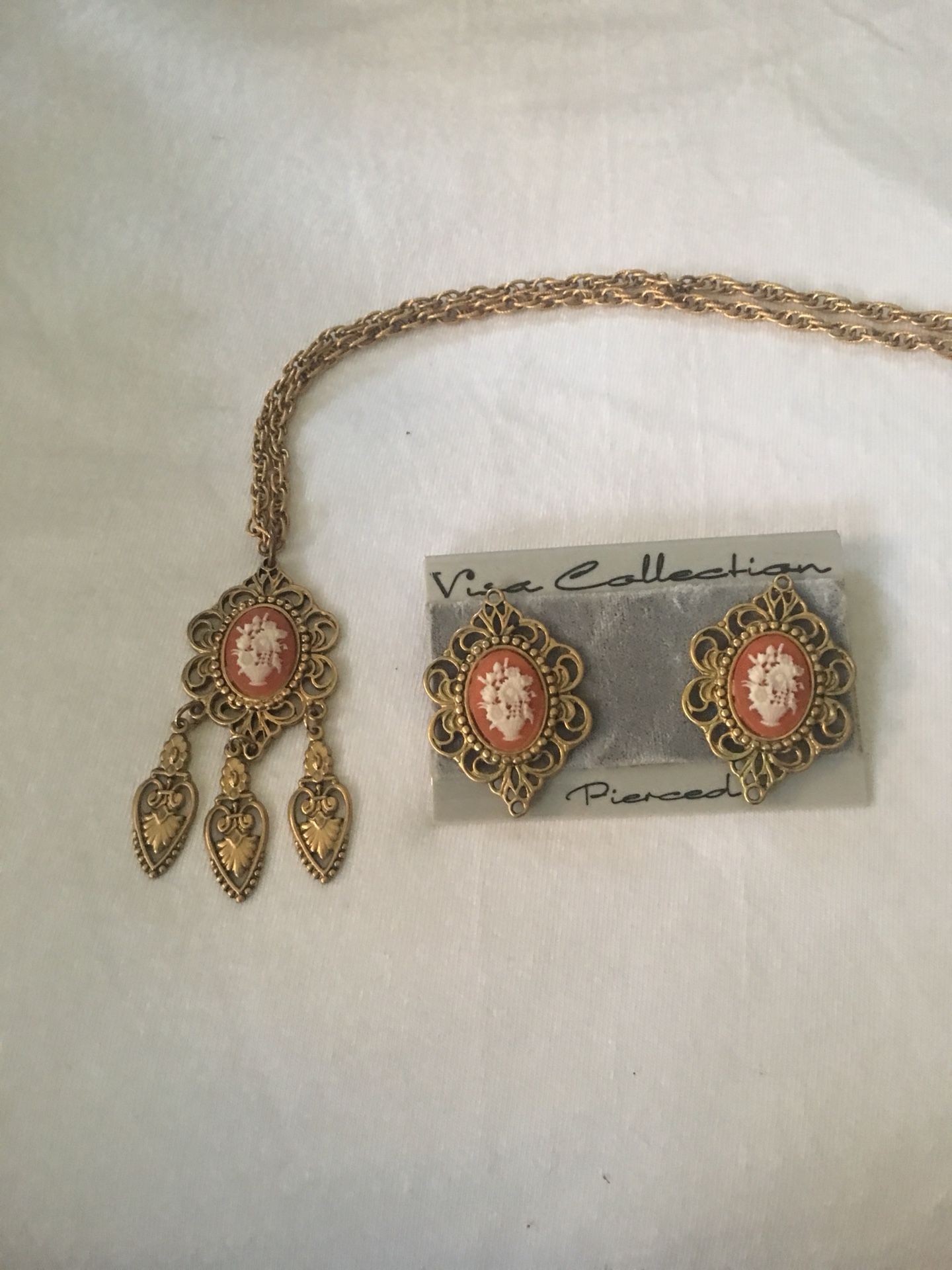 Cameo flower necklace & earrings