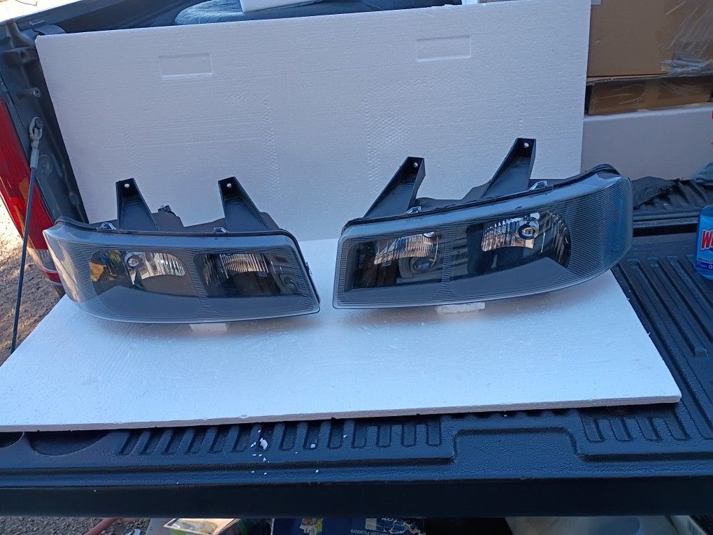 2003---2019 Chevy Express Van Headlights Pair GMC Savana