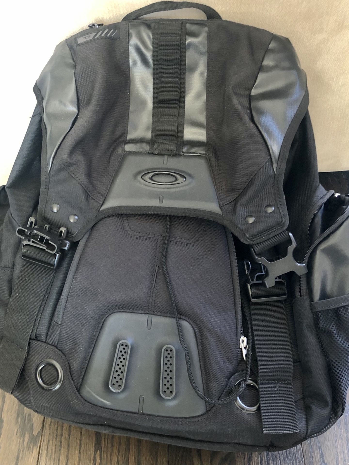 Oakley Gearbox LX Backpack