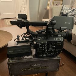Sony FS5 With 18-105 F/4G Lens 