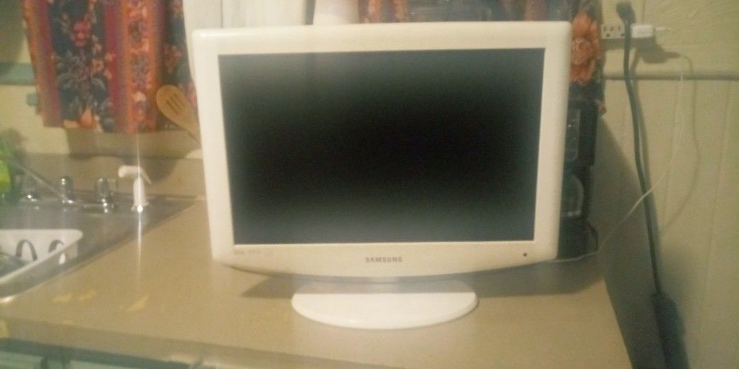 19 INCH SAMSUNG. TV AND. COMPUTER. MONITOR