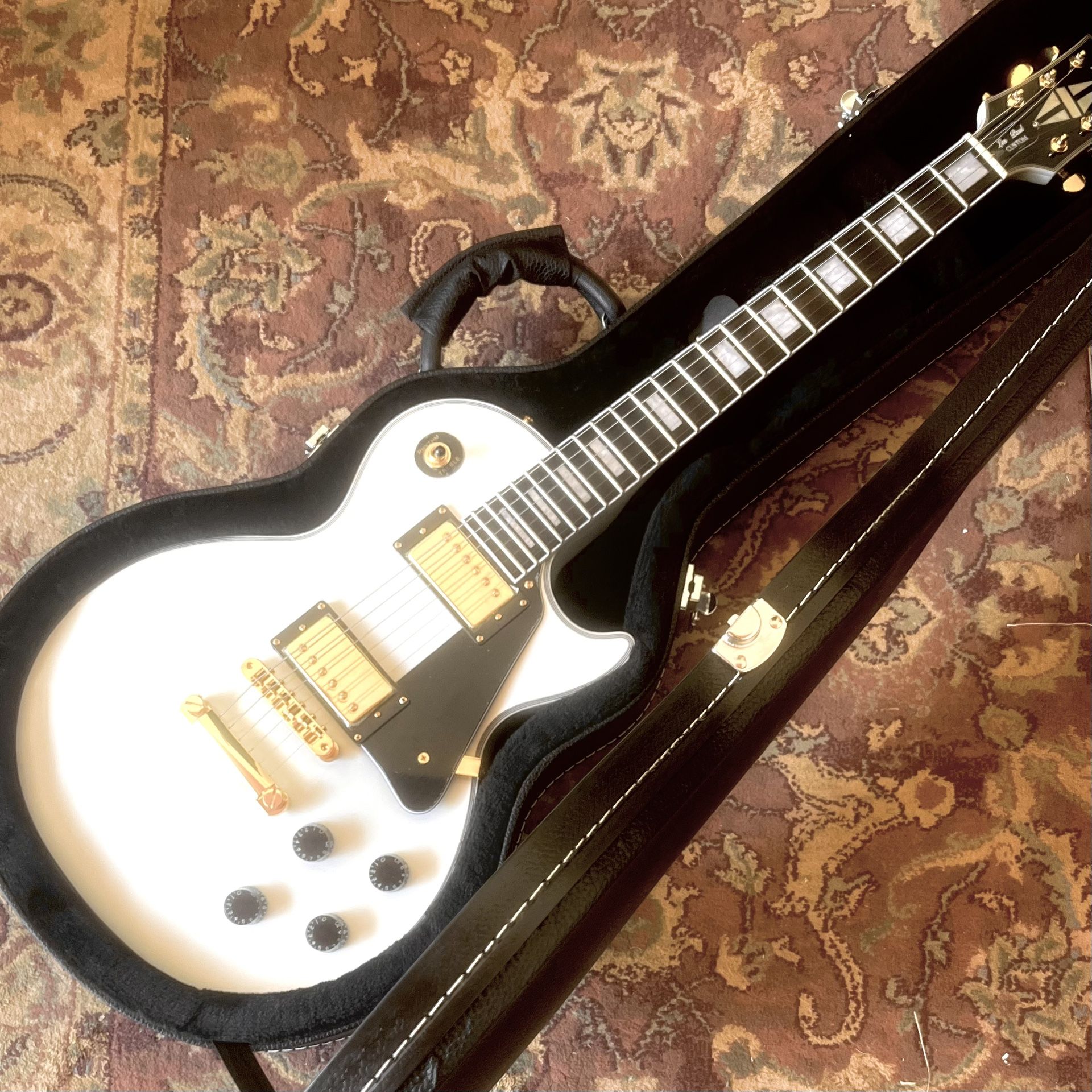 Gibson Les Paul Custom Copy Guitar & Case