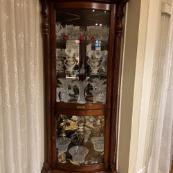 Mahogany China Cabinet Excellent Condition 