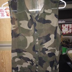 Sans Soui Size Large Camo Polyester Shirt Woman's 