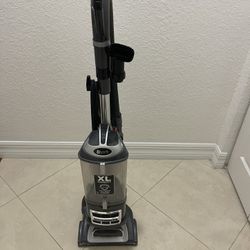 Vacuum Anti- Allergen Brand: Shark with cord 