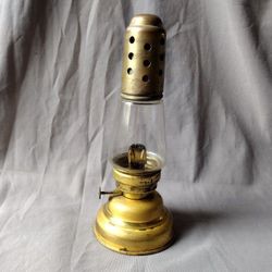 antique kerosene lamp

