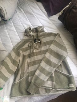 Billabong sweater