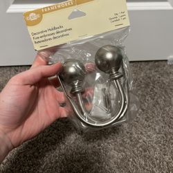 Decorative Holdbacks