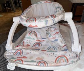 Baby floor seat