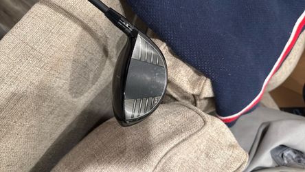 Titleist TSi3 9° driver with a Mitsubishi Kuro Kage 50g stiff-flex shaft.