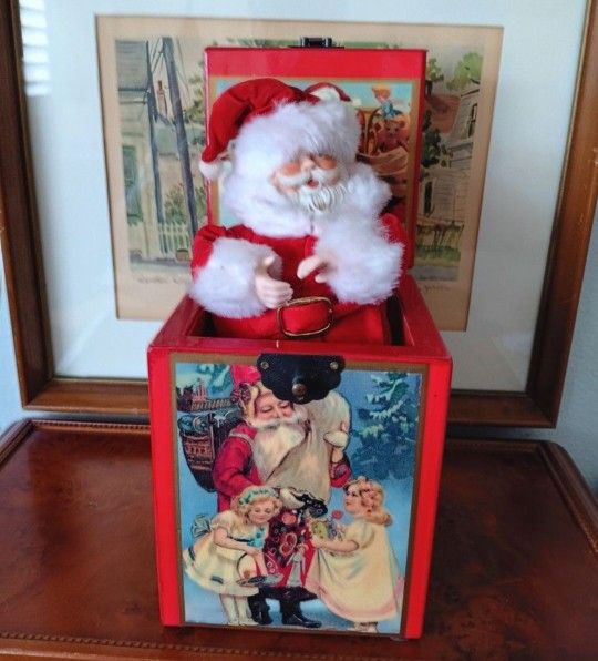 Vintage Victorian 1987 Lillian Vernon Christmas Santa 6" Music Box