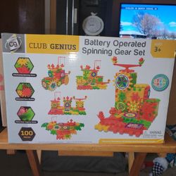🙂NEW 100 PIECE CLUB GENIUS BATTERY OPERATED SPINNING GEAR SET