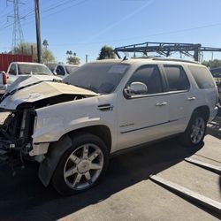 2011 ESCALADE FOR PARTS 