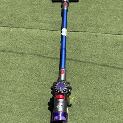 Dyson V8 Cordless Vacuum 115 AW 