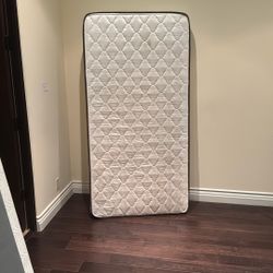 2 Mattress twin size bed