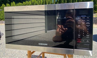 SAMSUNG 1.9 cu Large Countertop Microwave