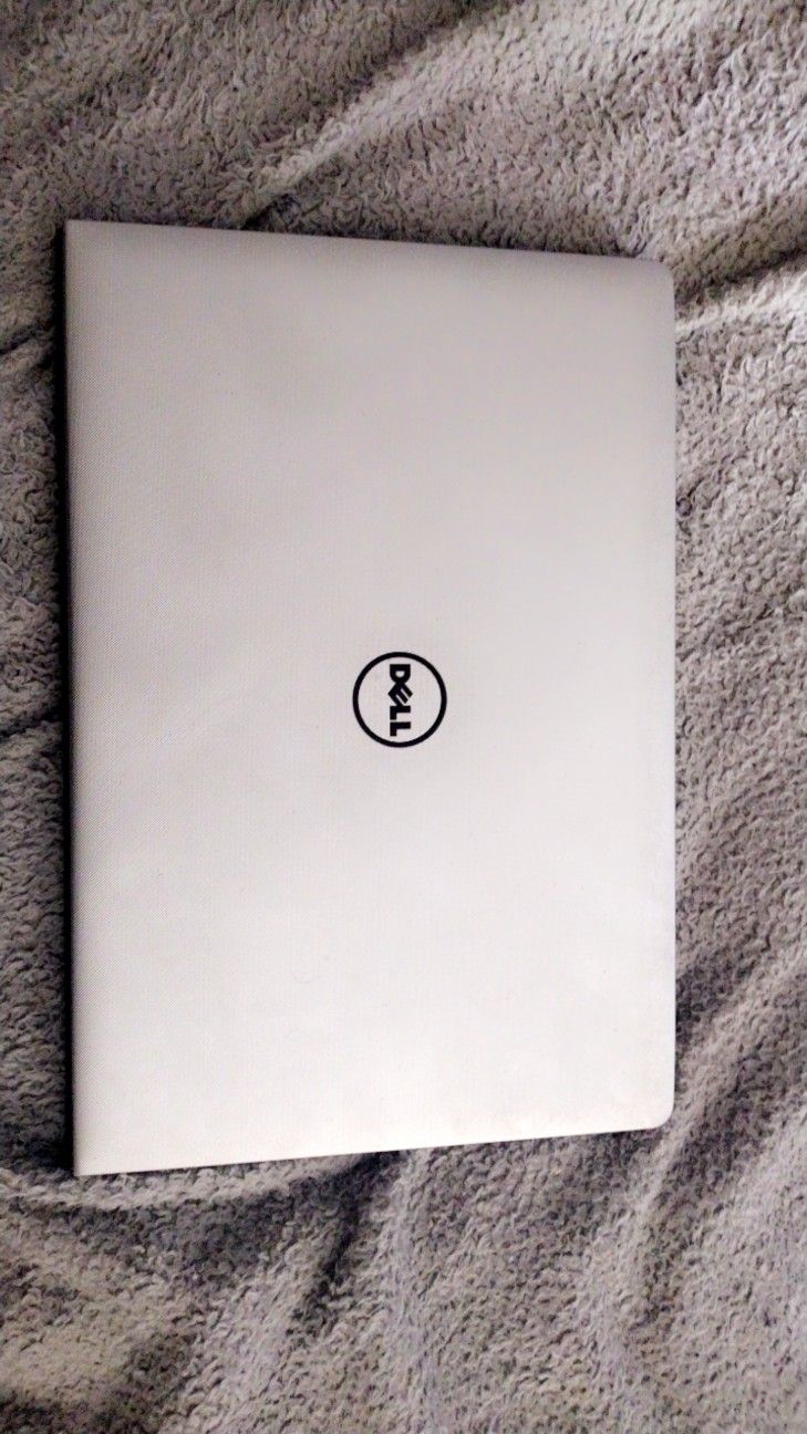 Dell Inspiron 5559 i15 inside Signature Edition Touch screen (Great Christmas Gift🎁)