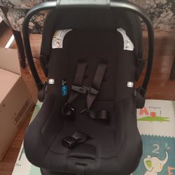 Nuna Pipa Rx Infant Car Seat & RELX base