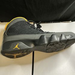 Jordan’s Retro Size : 10.5