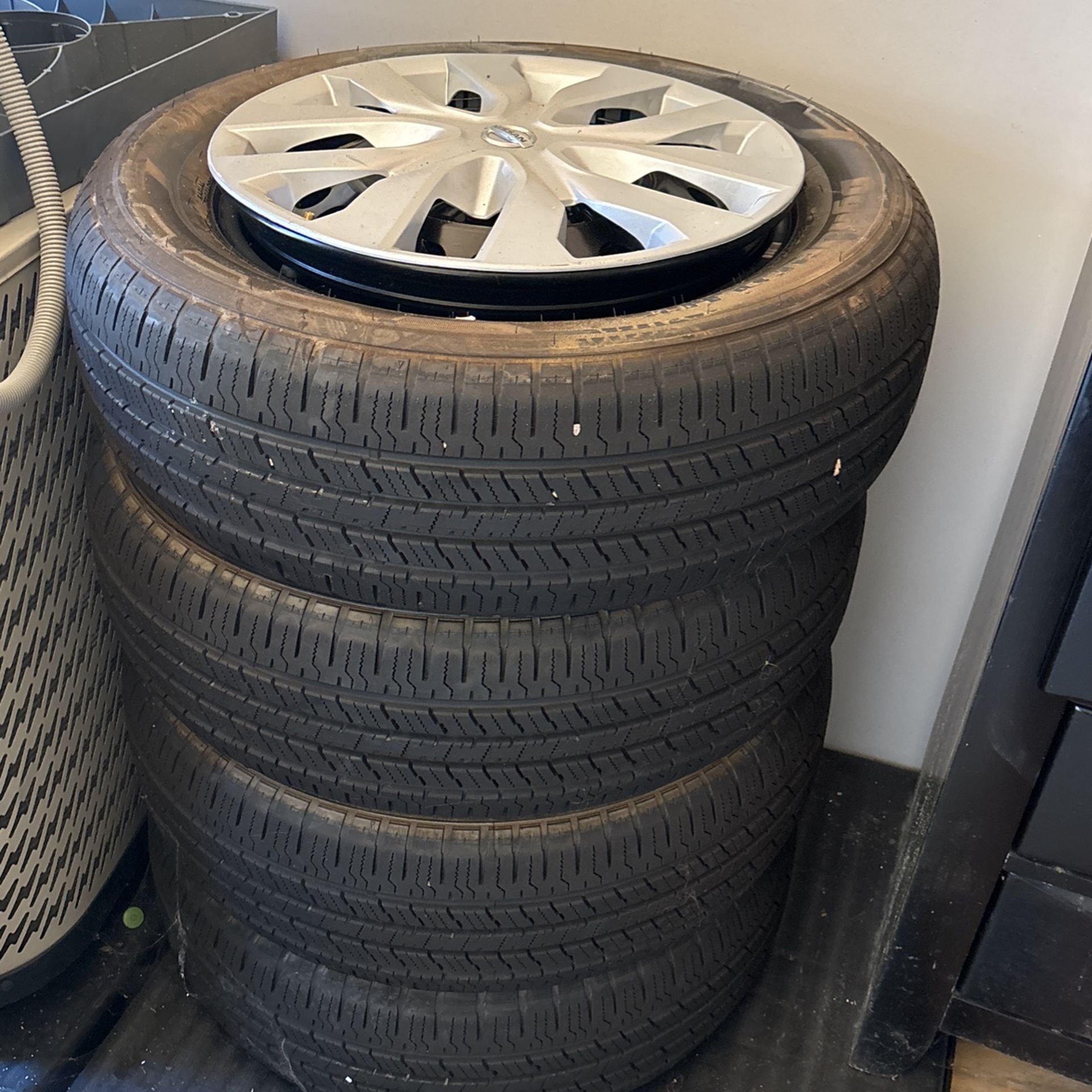 Used Like New Tires With Alloy Wheels