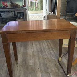 Piano bench