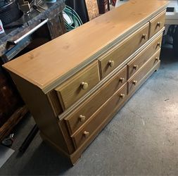 Solid Wood 7-Drawer Dresser