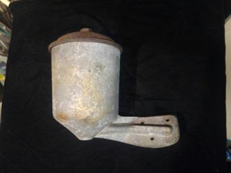 Vintage Chevrolet aftermarket oil filter. Made by Inner liner out of Long Island New York. Late forties early 1950s for Chevrolet 6 cylinders