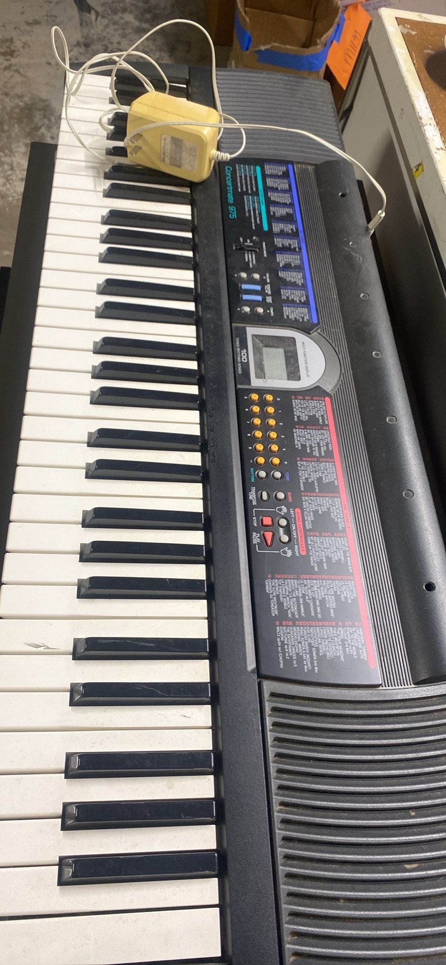 RadioShack Concertmate 975 Electronic Keyboard