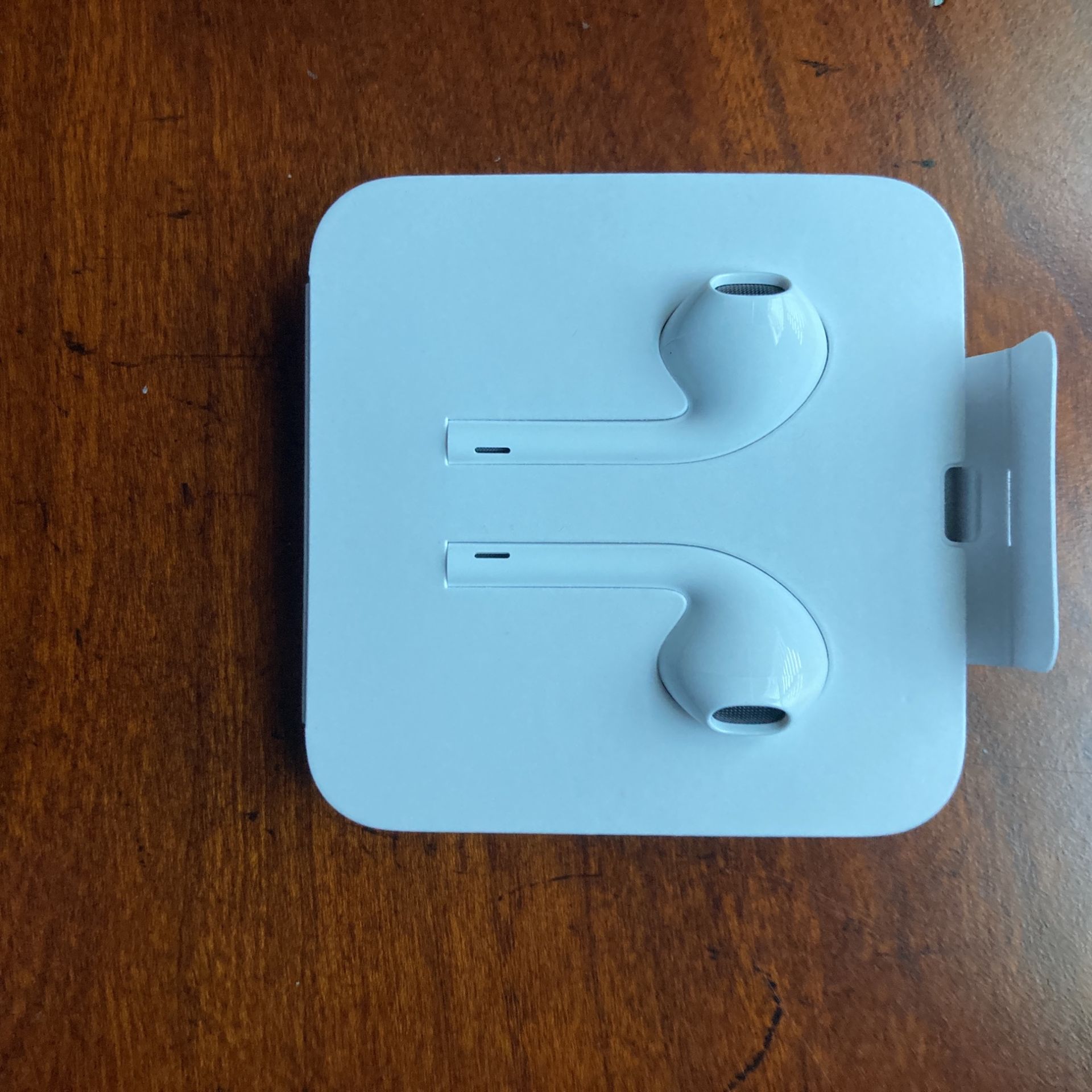Apple Earbuds - Wired