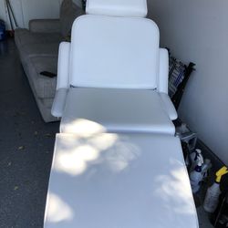 Tato Artist/ Esthetician Bed/ Eyebrow Expert