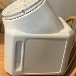 Vittles Vault Dog Food Container