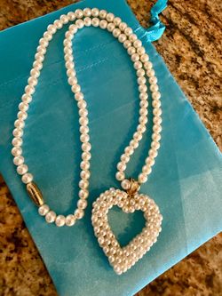 Vintage 1990s Faux Pearl Heart Pendant Necklace - Like New