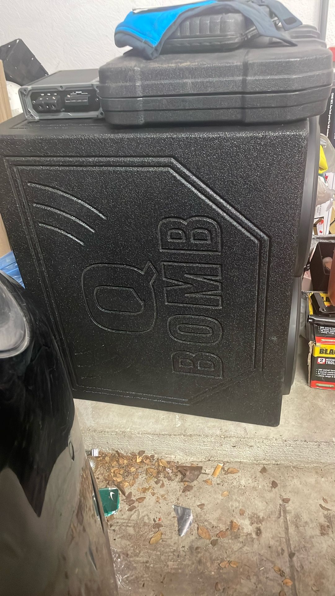 Massive Speakers W/woofers Pro Box And Amp